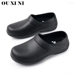 Casual Shoes Anti-Slip Waterproof Oil-proof Men Chef Slip On Resistant Kitchen Multifunctional Safety Work