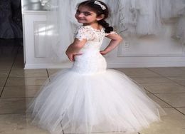 2016 Mermaid Lace Flower Girls Dresses for Wedding Crew Neck Short Sleeves Floor Length First Communion Dress for Child Girls Chea5117441