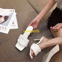 Lido Mule Sandals Botteg Veneta Slippers 2024 Summer New European and American Fashion Foreign Trade Network Red Square Head Sexy Thin Heel Sl have logo HBHW