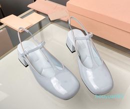 Frauendesignerin Frühling Herbst Schnürung Mary Jane Schuhe Flat Boot Schuhe Frauen-Slebringe Schwarze Frauenkleiderschuhe Leder Sandalenladung 2024
