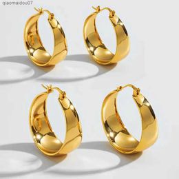 Charm 25/30mm stainless steel gold-plated smooth wide hoop earrings suitable for women. Large circular earrings declare Jewellery giftsL2404