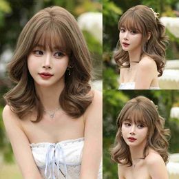 Synthetic Wigs NAMM Light Brown Women Wig for Women Daily Party Short Wavy Wigs Synthetic Wigs with Fluffy Bangs Heat Resistant Lolita Cosplay Y240401