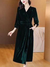 Casual Dresses 2024 Green Velvet Luxury Party Evening Dress Autumn Winter Black Korean Vintage Hepburn Women Elegant Bodycon