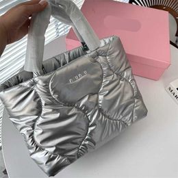 Chic Mimu Tote Bag Woman Large Capacity Designer Handbag Soft Shopping Bags Mens Women Totes Purses 231015