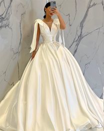 Classic Scoop Neck Ball Gown Wedding Dresses for Bride Beaded Ruched Satin Wedding Gown Bow Tie Strap Princess Vestidos De Novia