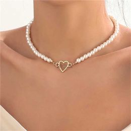 Pendant Necklaces Imitation Pearl Trendy Love Heart Choker Necklace Female Personality Party Fashion Clavicle Collier Colar Perlas Collar Gift 240330