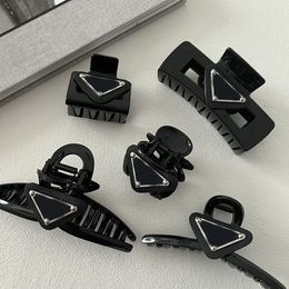 High Quality Black Barrettes Hair Clips Designer Brand Metal Hair Clip Classic Triangle Luxury Letters Hairpin Women Gift Hair Jewelry Hair Accessories