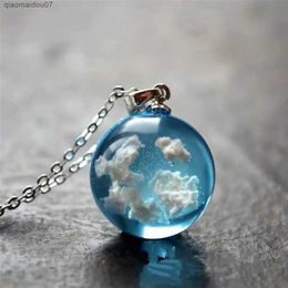 Pendant Necklaces Fashion Transparent Resin Coarse Ball Moon Pendant Necklace for Women Blue Sky and White Cloud Chain Necklace Fashion Jewelry Girl GiftL2404