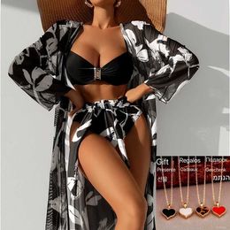 Womens Swimwear 2024 Three piece bikini womens printed beach skiing seasoning suitable for beach cover swimsuits push up swimsuits pleated Biquini swimsuits J2403