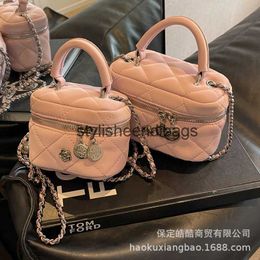 Shoulder Bags This years popular small bag for women in 2023 new Lingge chain temperament mini minimalist fragrant cross body shoulder H240401
