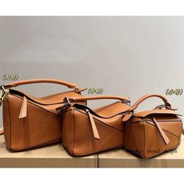 10A Mirror Quality Fashion Puzzle Crossbody Zipper Open Leather Makeup Body Linen Adjustable Shoulder Strap Holiday Designer Bag 24 29cm 203