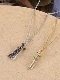 Pendant Necklaces kshmir Suitable for lovers necklace creative exquisite Valentines day double hug two-color pendant clavicle chain female 240330