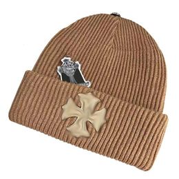 Designers Womens Hats Luxury Brand Chr Beanie Mens Cap Girls Autumn Winter Warm Headgear Sanskrit Heart Cross Knitted Hat Outdoor Caps Wool Cashmere Casquette 896A