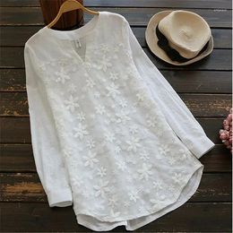 Women's T Shirts 2024 Summer Autumn Blouse Women Lace Long Sleeve Tops V Neck Embroidery Loose Plus Size S-5XL Elegant Shirt Blusas Female