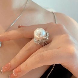 Cluster Rings High-end Natural Shell Beads Comparable To Pearls And Bow Ring For Women