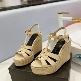 Sandals 2024 New Bright Leather Ultra High Heels Women's Rope Wedge Thick Sole Roman Open Toe Shoes