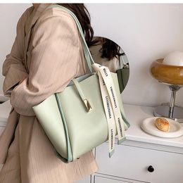 Evening Bags Shoulder Bag Large Capacity Fashionable Temperament Commuting Women's Portable CommutingTote Luxury