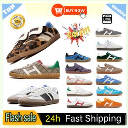 Designer shoes Men Women Designer Casual Shoes Low Top Leather Sneakers White Black Gum Dust Cargo Clear Pink Desert Grey Womens Sports Trainers