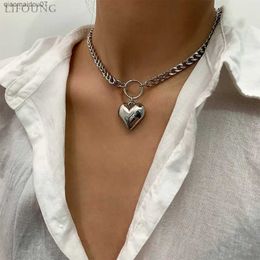 Pendant Necklaces Metal chain necklace suitable for women heartshaped pendant short style necklace fashionable punk jewelry girl party newly designed gift 202330