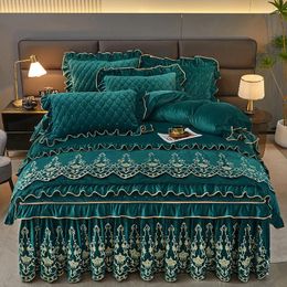 Bedding Sets Europe Luxury Gold Embroidery Crystal Velvet Set Duvet Cover With Zipper Removable Quilted Ruffles Bed Skirt Pillowcases