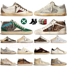 Designer Scarpe casual dorate Donna Super-Star Sabot Ball Scivolo medio Star Nuova uscita Parigi Italia Marchio Paillettes Classico Famoso Slide Do Old Dirty Sneaker in vera pelle