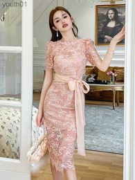 Basic Casual Dresses 2023 New Sweet Goddess Style Pink Lace Dress Women Sheer Hook Flowers Hollow Bow Up Split Robe Female Sexy Party Vestidos yq240402