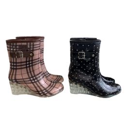 Rainboots plaid pattern fashion boots women's luxury half boots classic letter ankle boots waterploof metal buckle designer shoes non slip high heel boot chunkyheel