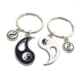 Keychains Versatile Yin Yang Keychain Puzzle Set Stylish Charm Couples' Eye Catching Keyrings Jewellery Accessory