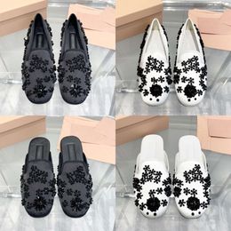 Designer Dress Shoes Satin Mules Embellished Flats Women Sandals Sheepskin Mule Crystals Rubber Shoes With Box 550