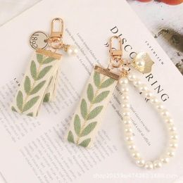 Keychains Leaf Pattern Wristlet Strap Keychain Fashion Pearl Shells Pendant With Keyrings