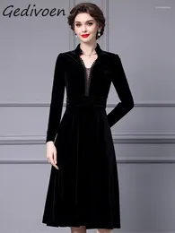 Casual Dresses Gedivoen Spring Fashion Designer Black Elegant Velvet Dress Women's Lace V Neck Long Sleeve Pleated High Waist Slim