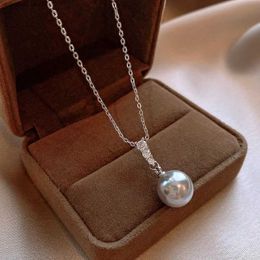 Pendant Necklaces 2024 New French Style Lightweight Luxury Zircon Pearl Pendant Necklace Fashion Womens Sweet Crystal Jewelry AccessoriesL2404