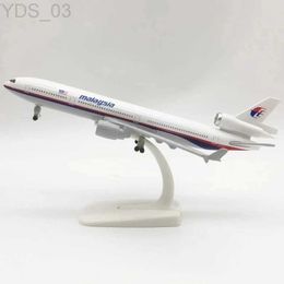 Aircraft Modle 20cm Alloy Metal Air Malaysia Airlines MD MD-11 Airways Diecast Aeroplane Model Plane Model Aircraft Wheels Landing Gears Toy YQ240401