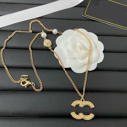 Designer Necklaces Jewelry Brand Letter Choker Pendant Fashion Womens Pearl Necklace Party Gift