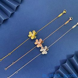 Luxury Top Fine Brand Bangle for Women Korean Version of Fashionable Glossy Three Leaf Flower Bracelet Ins Minimalist Design Live Broadcast Plated Bracelet