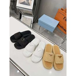 New Designer Slippers Platform Heels Braided fashion brand Sandals With Triangular-shaped Slide Classic Khaki Black Mule Flip Flops Beach Slippers