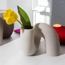 Vases White Ceramic Twisted Flower Vase Modern Matte Minimalist Bohemian Office Bedroom Desktop Plant Decoration