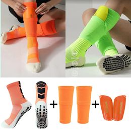 All Season A Set Sports Equipment Anti Slip Soccer Socks Adult Football Shin Guards Pads With Pocket Leg Sleeves Support Sock 240322