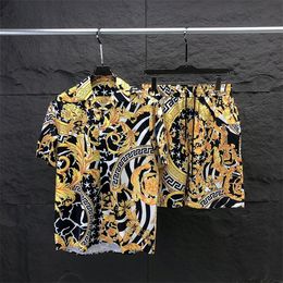 2 Yeni Moda Londra İngiltere Polos Gömlek Erkek Tasarımcıları Polo Gömlek Yüksek Sokak Nakış Baskı Tişörtleri Erkekler Yaz Pamuklu Gündelik Tişörtler #1262