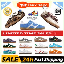 Designer shoes Men Women Designer Casual Shoes Low Top Leather Sneakers White Black Gum Dust Cargo Clear Pink Brown Desert Mens Womens Outdoor Sports Trainers