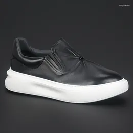 Casual Shoes British Leather Men's Thick Sole Wear-resistant Low-top Board Fashion Comfortable Slip-on