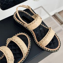 Sandálias femininas designer de salto grosso estilingue sapato clássico slides de pele de carneiro com tiras de fivela de corrente sapato casual textura acolchoada matelassé sapato de lazer