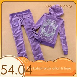 Juicy Trainesuit 2024 Kadınlar İki Parçalı Pantolon Veet Trailsuit Kadınlar Coutoure Set Track Suit Couture Coture Sweatsuits Mektuplar Kapşonlu Kapüşonlu Gevşek 142