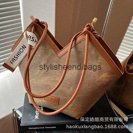 Shoulder Bags Commuter Large Capacity Bag for Women 2023 New Leisure and Western Style Versatile Fashion Tote Bucket H240401