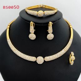 Bracelets Dubai Gold Plated Jewellery Set Vintage Round Charm Rhinestone Necklace Bracelet Earring Ring for Wedding Bride Women Jewellery Sets