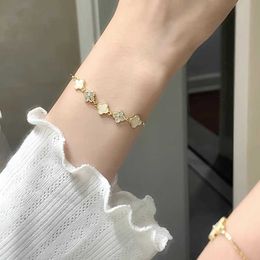 Vans Four Leaf Grass Bracelet Womens Instagram with a Small Stand Design High end Feeling Cold and Cold Wind Light Luxury and Western Style Versatile PulliBA4M