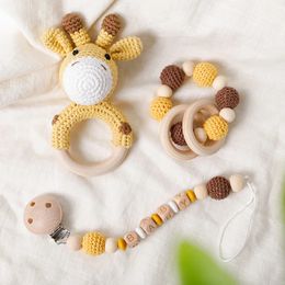 1Pc Baby Wooden Rattles Plush Crochet Giraffe Animal Music Bell Personalized Pacifier Chain Clip Teething Bracelets born Toys 240327