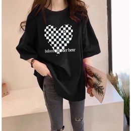 2024 Young Womens T Shirt Checkerboard Heart-Shaped Long Tees Couples Simple Fashion Shirts Fluorescent Green Tshirt For Mens And Womens M-4XL