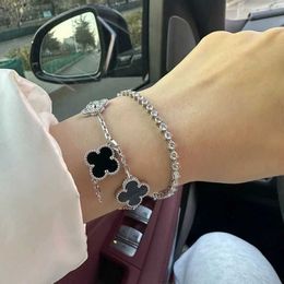 Vans Panda black white four leaf clover five flowers non fading light luxury temperament white stone Mosang diamond bracelet as a gift for girlfriend and best friend