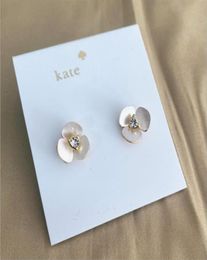 Light luxury niche wild clover Stud motherofpearl earrings peach heart design ladies Jewellery party gift4166355
